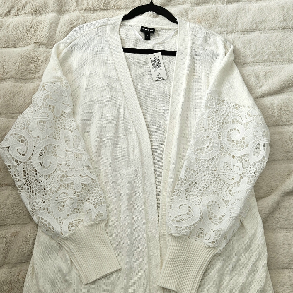 Torrid White Eyelet Lace Sleeve, Long Cardigan NWT • Size 3X (22/24) Plus Size